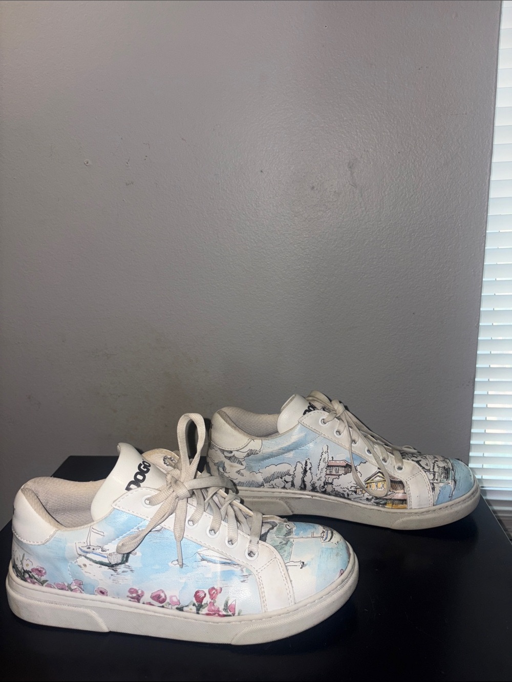 Dogo Ace Sneakers light blue outdoor scenery illustrated